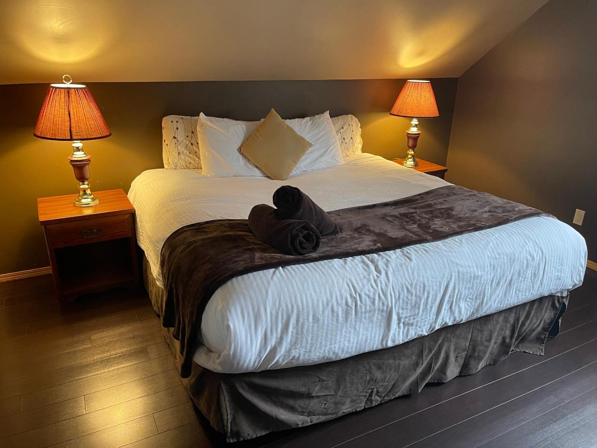 Blaeberry Valley Vacation Rentals Golden Eksteriør billede